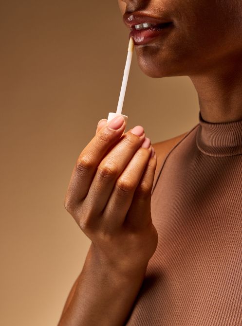 ХИДРАТИРАЩ ГЛОС ЗА УСТНИ "TOUCH OF GOLD"